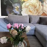 Rosensuite Sgh *